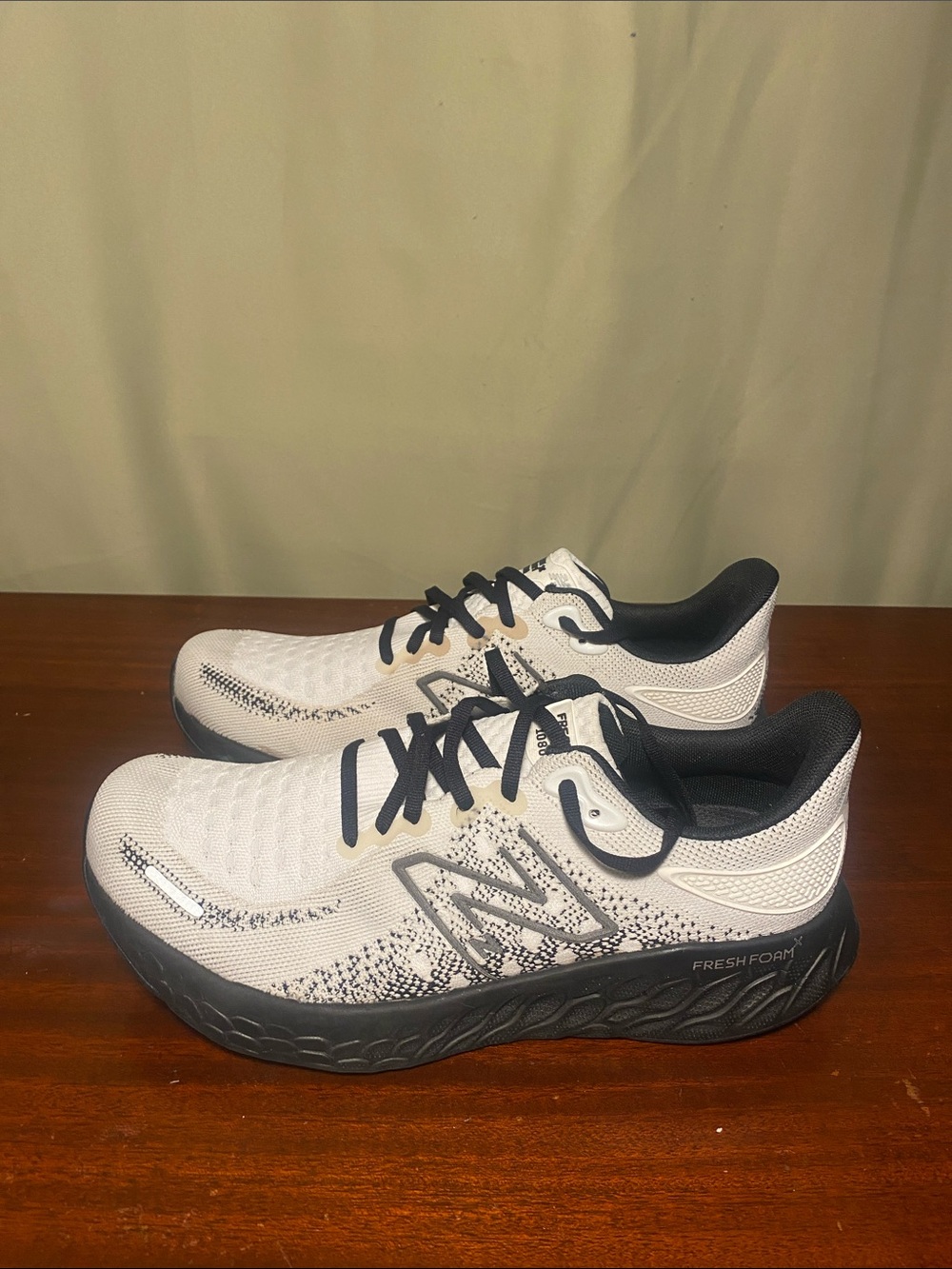 New Balance Fresh Foam X 1080 More V12 Mens Running Shoes size 9.5 2E